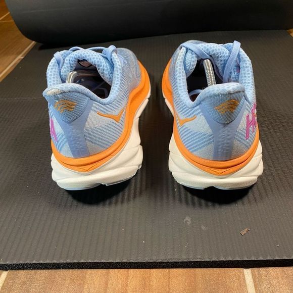 HOKA ONE ONE CLIFTON 9 - Women’s Running Shoes - SIZE 9B - Picture 3 of 11